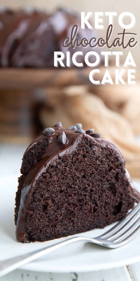 This keto chocolate ricotta cake can be kept on the counter for 3 days and in the fridge for a week. Be sure to cover it up and place plastic wrap against any cut surfaces to keep it from drying out. The cake can also be frozen for up to two months. #ketocake #lowcarbdesserts Keto Ricotta Cake, Chocolate Ricotta Cake, Chocolate Ricotta, Keto Quiche, Keto Chocolate Cake, Chocolate Bundt, Postre Keto, Ricotta Cake, Chocolate Bundt Cake