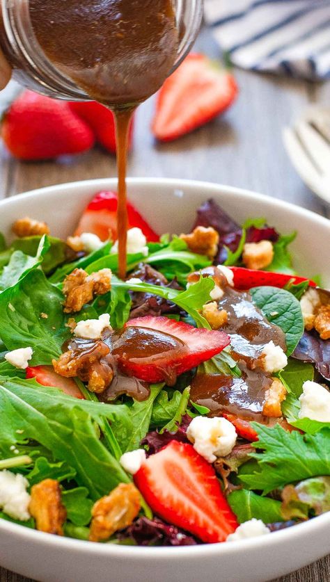 Strawberry Walnut Salad, Strawberry Salad Dressing, Strawberry Feta Salad, Strawberry Feta, Balsamic Vinegar Recipes, Balsamic Vinaigrette Recipe, Strawberry Vinaigrette, Balsamic Recipe, Vinaigrette Salad