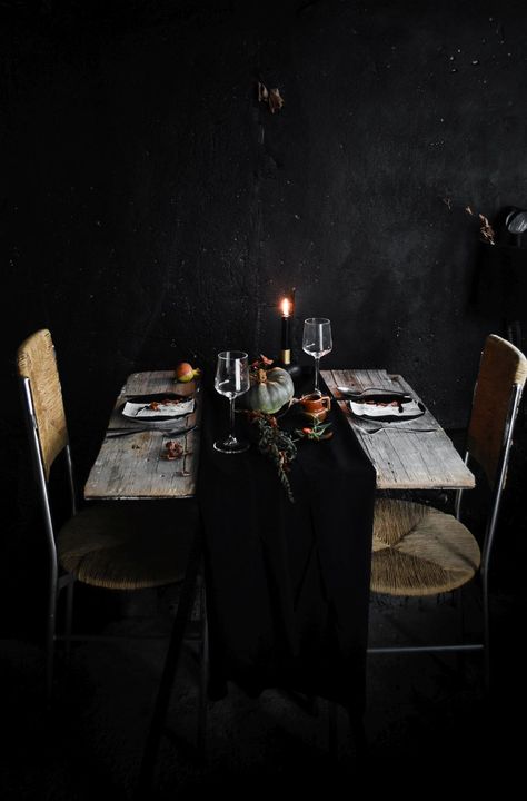 Scandinavian Window, Dramatic Table, Halloween Table Settings, Moody Food Photography, Days Until Halloween, Halloween Series, Photos Originales, Dark Interiors, Halloween Table