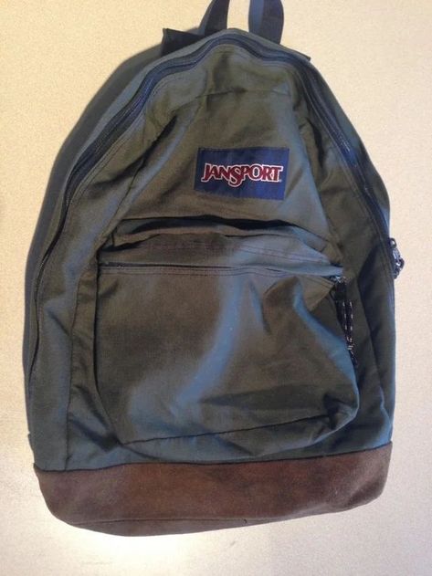 gray old worn down jansport backpack Green Jansport, Grey Jansport Backpack, Jansport Bookbag, Old Backpack, Black Jansport, Jansport Backpacks, Mochila Jansport, Aesthetic Backpack, Grey Backpacks