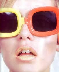 twiggy images - Google Search Twiggy 1960s, 1960s Twiggy, Retro Tropical, Jill Scott, Lauren Hutton, Swinging Sixties, Head Shots, Wearing Sunglasses, Retro Mode