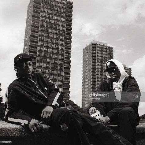 British rappers Dizzee Rascal And Wiley, Bethnal Green, London, August 2002. Dizzee Rascal, Grime Artists, Trip Hop, Uk Music, Young Black, Youth Culture, Hip Hop Rap, 인물 사진, The Godfather