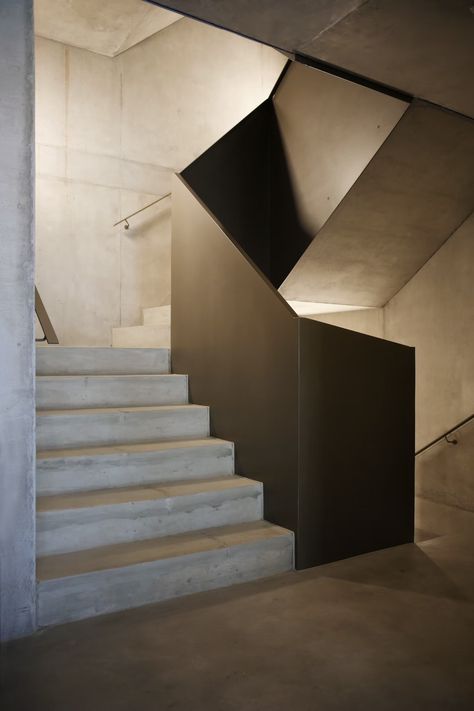 Leimenstrasse Apartment Building // Oppenheim Architecture - Architizer Journal Stairs Cladding, Loft Staircase, Steel Balustrade, Concrete Staircase, Building Stairs, Steel Stairs, Concrete Stairs, Stairway Design, Garden Suite