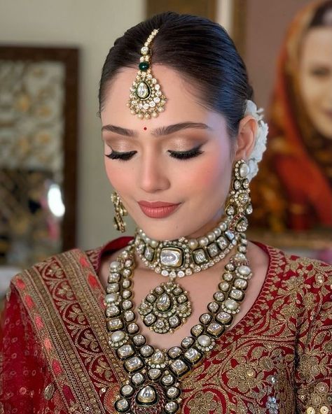 Instagram Bridal Makeup Indian, Bridal Glam, Bridal Makeup Natural, Makeup Bridal, Makeup Idea, Girls Pageant Dresses, Bridal Makeup Looks, Bridal Bangles, Indian Bridal Makeup