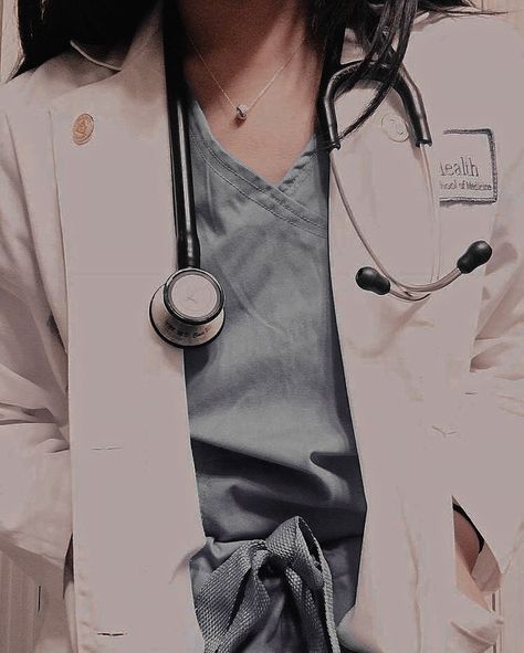 Sports Medicine Doctor Aesthetic, Sports Medicine Aesthetic, Supernatural Au, Coat Aesthetic, Doctor White Coat, Job Aesthetic, Doctor Aesthetic, Doctor Quotes Medical, Doctor Coat