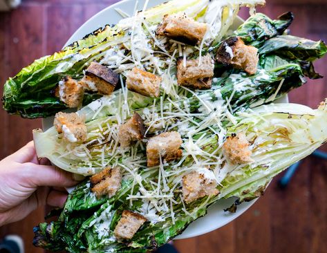 Grilled Romaine Hearts, Grilled Caesar Salad, Caesar Salad Dressing Recipe, Trisha Yearwood Recipes, Grilled Garlic, Grilled Romaine, Salads For A Crowd, Caesar Salad Recipe, Caesar Salad Dressing