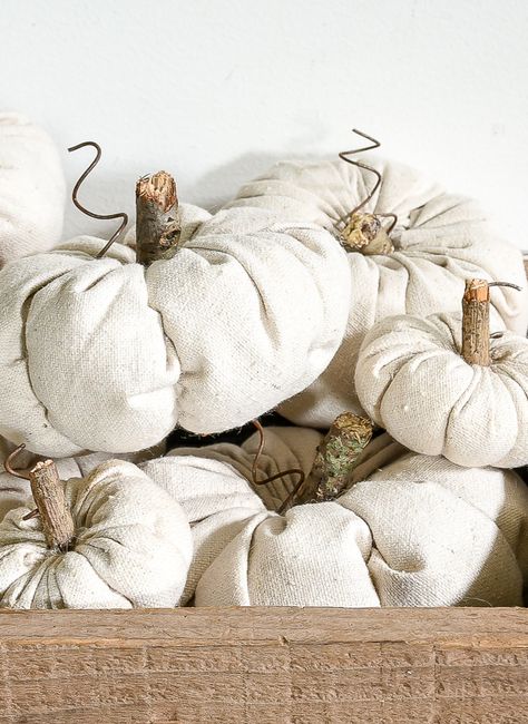 Learn how to make quick, easy and adorable DIY fabric pumpkins for fall! #falldecor #fabricpumpkins #pumpkins #fall #autumn #fallcrafts #diypumpkins How To Make Pumpkins Out Of Fabric, How To Make Pumpkin Decorations, How To Make Pumpkins, How To Make Fabric Pumpkins, Making Pumpkins, Diy Fabric Pumpkins, Fall Deco, Diy Bricolage, Learn Crafts