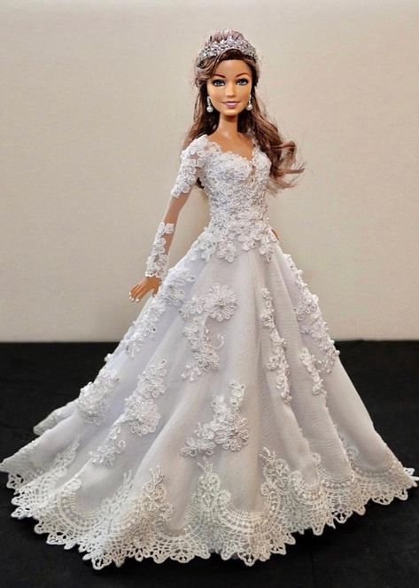 1..4/sammurakammi Doll Wedding Dress, Accessoires Barbie, Barbie Bridal, Barbie Wedding Dress, Wedding Doll, Barbie Bride, Barbie Wedding, Barbie Gowns, Bride Dolls