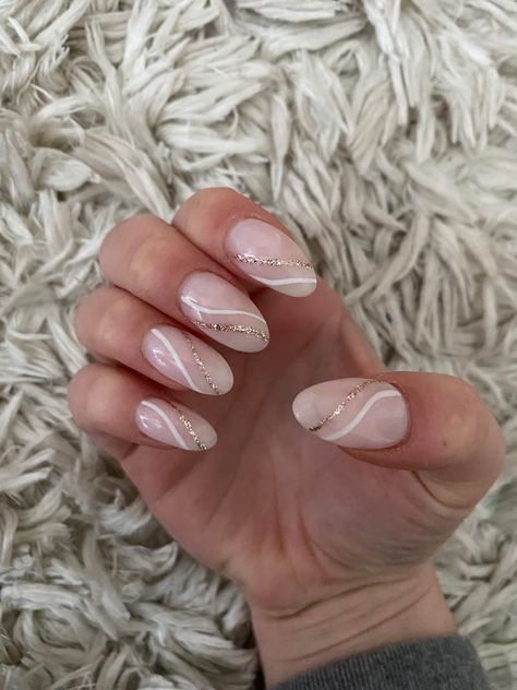 Nude Nails Design, Swirls Nails, Ivory Nails, White Nails With Gold, Silver Nail Designs, Swirl Nails, Boho Nails, Gold Nail Designs, Pink Ombre Nails