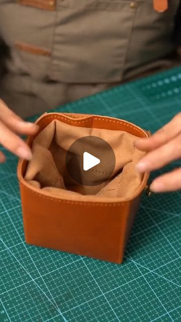 Leather Craft Ideas, Leather Restoration, Diy Leather Projects, Leather Scrap, January 13, Diy Bag, Leather Working, Leather Craft, Leather Bag