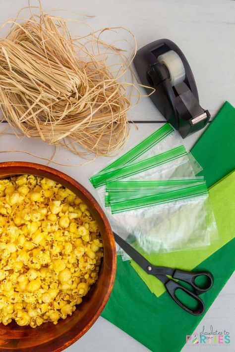 Corn On The Cob Popcorn Bags, Corn Themed Birthday Party, Farm Birthday Favors, Farm Themed Snacks, Farm Party Snacks, Popcorn Corn On The Cob, Farm Party Food Ideas, Farm Themed Food Ideas, Barnyard Baby Shower Ideas