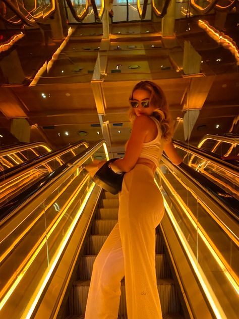 Public Hotel Escalator, Public Photoshoot, New York Hotel Photoshoot, Escalator Pics, Public Hotel Nyc, Escalator Photoshoot, Escalator Aesthetic, Nyc Pics, Public Hotel