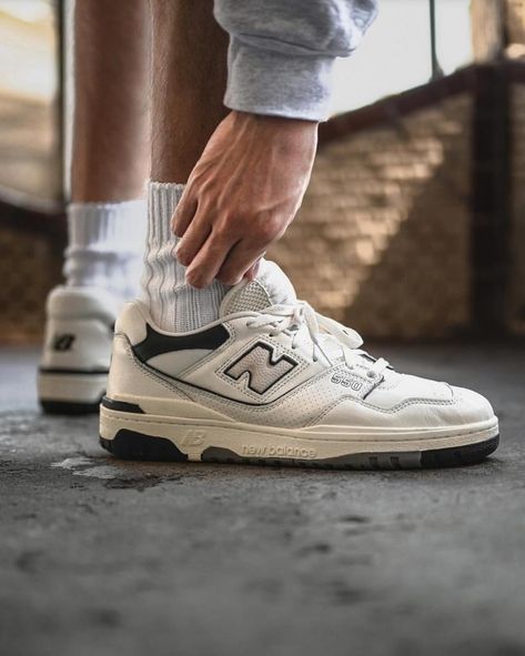 New Balance Mens 550 Outfit, Guys New Balance Shoes, Mens Shoes New Balance, Men New Balance Shoes, Mens New Balance Outfit, Sneakers Men Aesthetic, New Balance 480 Outfit Man, Men’s New Balance Shoes, Men’s New Balance Outfit