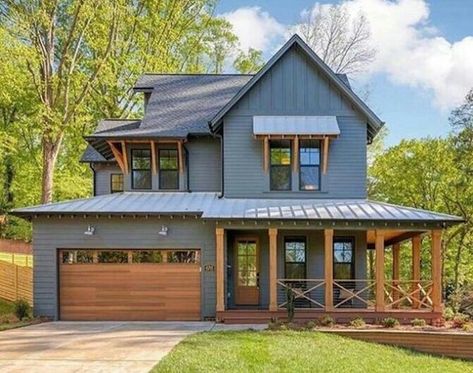 Great colors! /sa Farmhouse Exterior Design, Gray House, Modern Farmhouse Exterior, House With Porch, Farmhouse Exterior, Exterior House Colors, A Metal, Metal Roof, Home Fashion