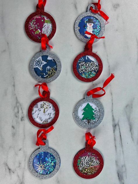 It's the holiday season and you need to make a super simple shaker ornament to add to your Xmas tree this year! Come learn how! Shaker Ornaments Diy, Shaker Ornaments, Applique Towels, Glitter Cardstock, Glue Crafts, Christmas Games, Diy Homemade, Ornaments Diy, Diy Christmas Ornaments