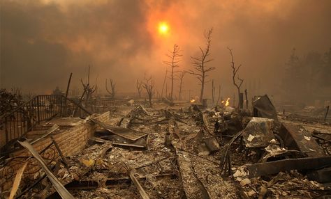 Southern California after 2007 wildfires #California #wildfires #fire #CabinetHardware.Org #disaster Apocalypse Landscape, Dystopian Aesthetic, Apocalypse Aesthetic, Post Apocalyptic Art, Ruined City, Apocalypse Art, California Wildfires, Apocalypse Survival, Post Apocalypse