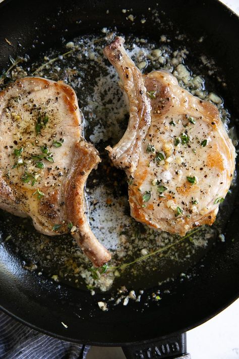 Juicy garlic butter Pork Chop Recipe with golden seared edges is ready in just 15 minutes! Enjoy this crazy delicious and tender pork chop recipe with all your favorite side dish recipes for a fast and flavorful easy dinner the whole family will love. Pork Chops Bone In, Pork Chop Recipe, Tender Pork Chops, Easy Pork Chops, Easy Pork Chop Recipes, Pork Chop Dinner, Juicy Pork Chops, Loin Chops, Pork Loin Chops