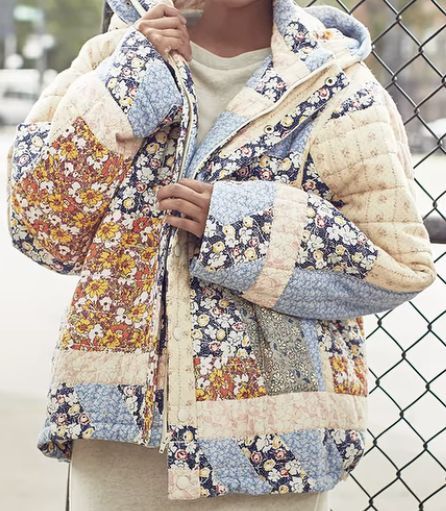 Patchwork Puffer Jacket Pattern, Puff Quilt Jacket, Patchwork Quilt Coat, Quilt Coat Outfit, Winter Coat 2023, Quilted Sweaters, Quilted Patchwork Jacket, Quilt Jacket Outfit, Quilting Aesthetic