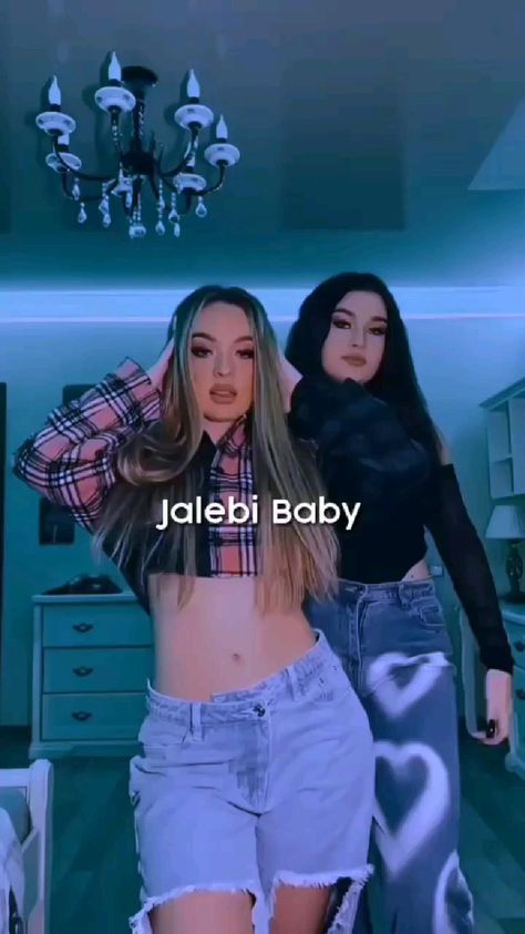 Instagram Dance Reels, Trending Dance Reels, Instagram Reels Dance, Jalebi Baby, Dance Music Playlist, Couple Dance Songs, Dance Reels, Reel Dance, Simple Dance