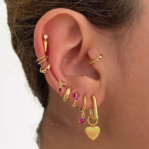 Piercings For Different Ear Shapes, Blue And Gold Earring Stack, Pink And Gold Earring Stack, 4th Piercing, Earrings Combinations, 4 Ear Piercings, Ear Piercing Curation, Piercing Combinations, Gold Earring Stack