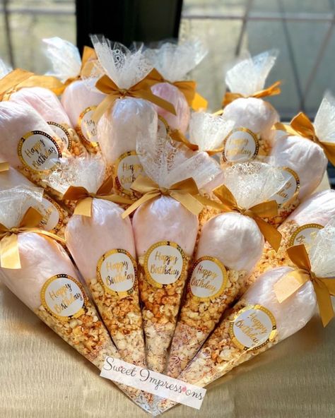 Popcorn Cone Bags, Popcorn Doorgift, Popcorn Stand Ideas, Sweet Cones Ideas, Popcorn Centerpieces, Popcorn Party Favor, Popcorn Flavours, Popcorn Ideas, Popcorn Party Favors