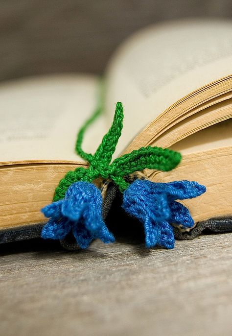 Fancy Knots, Bluebell Flowers, Flower Bookmarks, Crochet Puff Flower, Blue Bell Flowers, Crochet Bookmark Pattern, Crochet Bookmark, Pretty Crochet, Crocheted Flowers