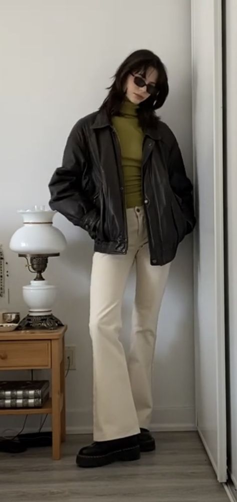 Autumn Tones Fashion, Brown Corduroy Pants Outfit 70s, How To Dress Down A Blazer, Black Jeans Outfit Office, Outfit To Go To The Theater, Earthy Colors Outfit, Edgy Female Outfits, Courdory Shirt Outfits, Double Jeans Outfit