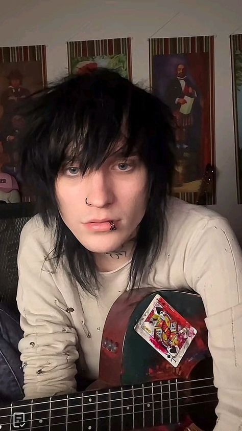 he's v handsome V Handsome, Jonnie Gilbert, Jake Johnnie, Johnnie Gilbert, Hot Emo Guy, Cute Emo Guys, Jake Weber, Emo Boyfriend, Jake Webber