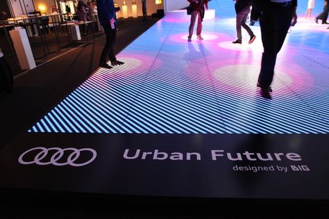 LED floor uses Kinect technology to detect movement and change colors when someone is standing on it. Interactive Lighting, Interactive Floor, Event Technology, Deco Led, Interactive Exhibition, Paper Business, Design Miami, Modern Metropolis, Interactive Media