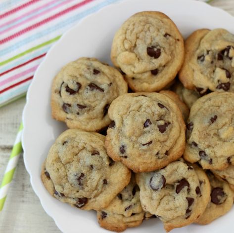 Dark Chocolate Chip Chewy Cookies - A dark, rich, chocolaty, gooey, chewy chocolate chip cookie made with extra dark chocolate chips. Only 84 calories a cookie. Chocolate Chip Chewy Cookies, Yule Treats, Chewy Chocolate Chip Cookies Recipe, P Design, Chewy Cookies, Meatless Mondays, Kids Cooking, Tough Cookie, Chewy Chocolate Chip