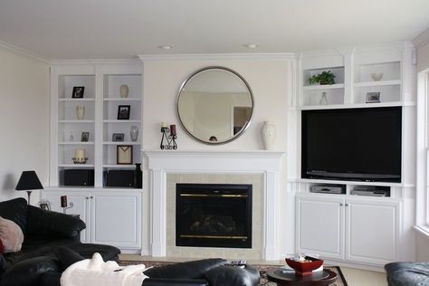 I like the decor in this living room, corner TV fits in nicely Denim Sofa, Window Seat Kitchen, Tv Built In, Traditional Family Room, Modern Tv Cabinet, Fireplace Built Ins, Flat Screen Tv, Corner Tv, Trendy Living Rooms