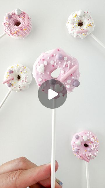 My Little Cakepop Molds 📍Home of the original 3D cake pop mold. on Instagram: "‼️GIVEAWAY HAS ENDED & WINNERS HAVE BEEN ANNOUNCED‼️ The prettiest donut cake pops out there🍩💗 In case you missed it... we recently launched the newest addition to the My Little Cakepop mold collection! Meet our DONUT MOLD! To celebrate, we wanted to give away this NEW donut mold to three of our followers!✨ Elevate your baking game with this adorable new mold that is perfect for beginners. Video by @unforgedible_art 🩷  Giveaway rules: -Must be following @mylittlecakepopmolds on IG -Comment the donut emoji & tag a friend🍩 -3 giveaway winners will be picked and announced Thursday, 6/27! Good luck! 💕 ⠀⠀⠀⠀⠀⠀⠀⠀⠀ This mold is perfect for cake bites and is meant to be decorated from the top only, as a glazed donu Donut Cake Pops Ideas, Donut Cakepops, Pastel Cake Pops, Donut Cake Pops, Donut Pops, Fun Cake Pops, Giveaway Rules, Cake Pop Decorating, Diy Donuts