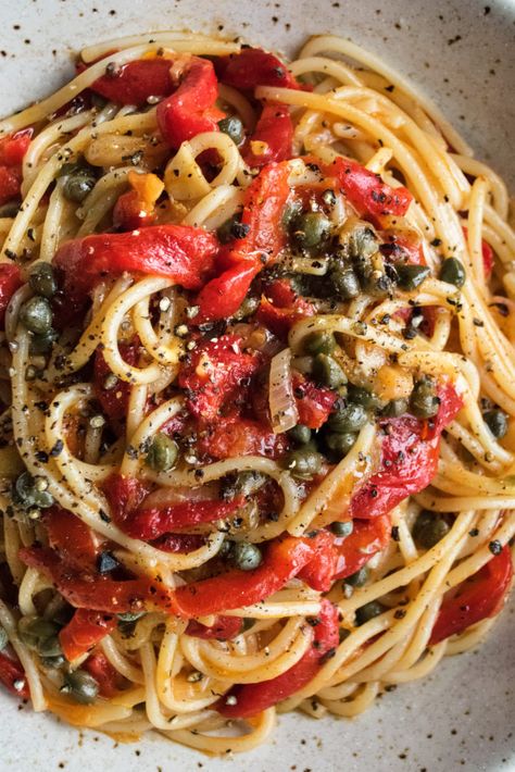 Meals With Red Peppers, Recipe With Red Peppers, Capers Pasta Recipe, Tomato Pepper Pasta, Pasta Roasted Red Peppers, Roasted Capsicum Pasta, Roasted Capsicum Recipes, Roasted Peppers Pasta, Caper Pasta Recipes