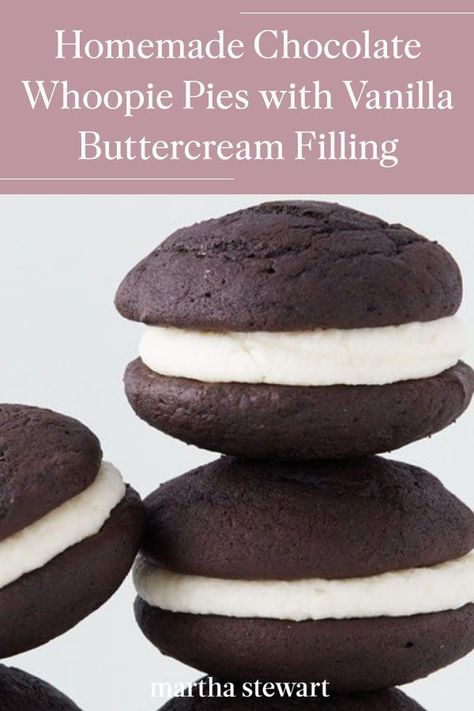 Easy Whoopie Pie, Chocolate Whoopie Pies, Pie Filling Recipes, Whoopie Pie, Buttercream Filling, Amish Recipes, Fall Dessert Recipes, Whoopie Pies, Amish Country