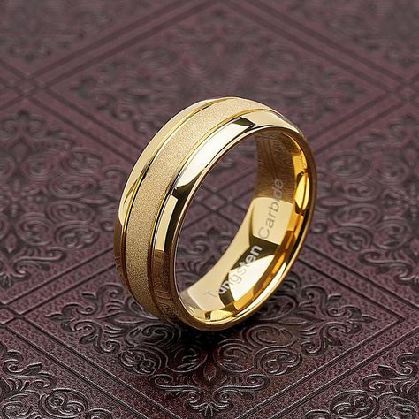 Mens Wedding Rings Gold, Mens Ring Designs, Couple Ring Design, Groom Ring, Engagement Rings Couple, Tungsten Mens Rings, Wedding Rings Round, Mens Gold Jewelry, Couple Wedding Rings