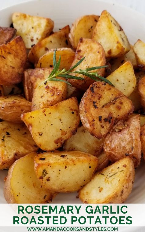 Garlic And Rosemary Potatoes, Red Potatoes Oven, Rosemary Red Potatoes, Valentines Meal, Rosemary Garlic Potatoes, Baked Red Potatoes, Garlic Baked, Red Potato Recipes, Scalloped Potato