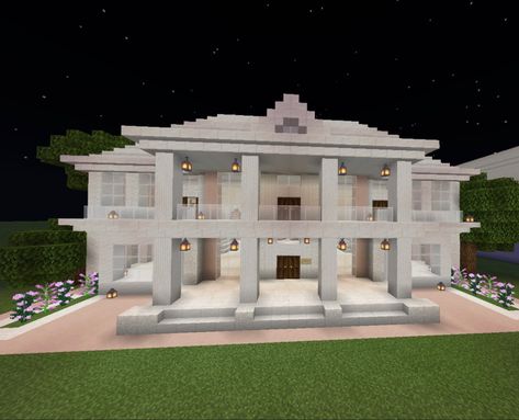 Symmetrical Minecraft House, Square Minecraft Houses, White Minecraft Mansion, Minecraft Houses Quartz, Minecraft House Mansion, White Minecraft House, White House Minecraft, Terracotta House Minecraft, Kawaii World Minecraft