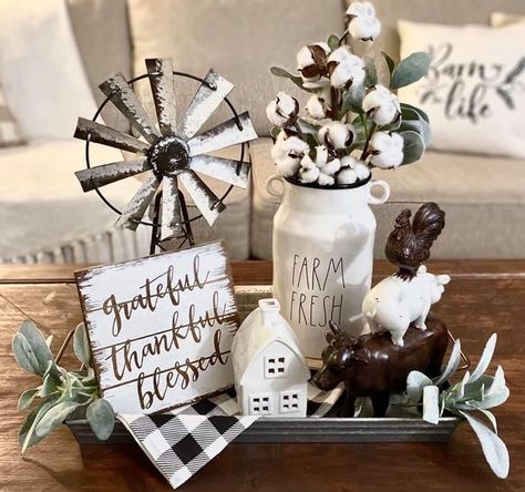 Hobby Lobby Farmhouse Decor Living Room, Hobby Lobby Farmhouse Decor, Hobby Lobby Farmhouse, Farmhouse Table Decor, Table Decor Living Room, Creation Deco, Farmhouse Decor Living Room, House Decorating, Diy Farmhouse Decor