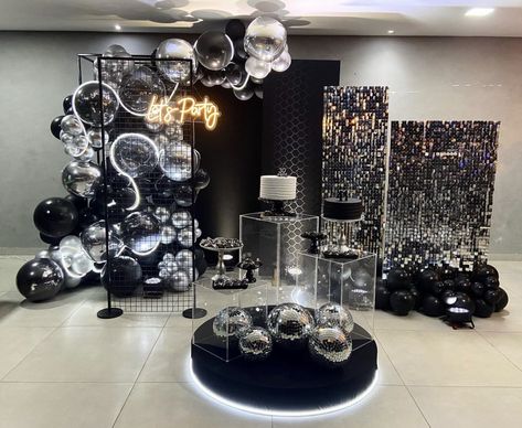 All Black Party, Black Party Decorations, Party Balloons Diy, 18th Birthday Party Themes, Sweet Sixteen Birthday Party Ideas, 40th Birthday Party Decorations, Bling Party, 50th Birthday Decorations, 50 Birthday