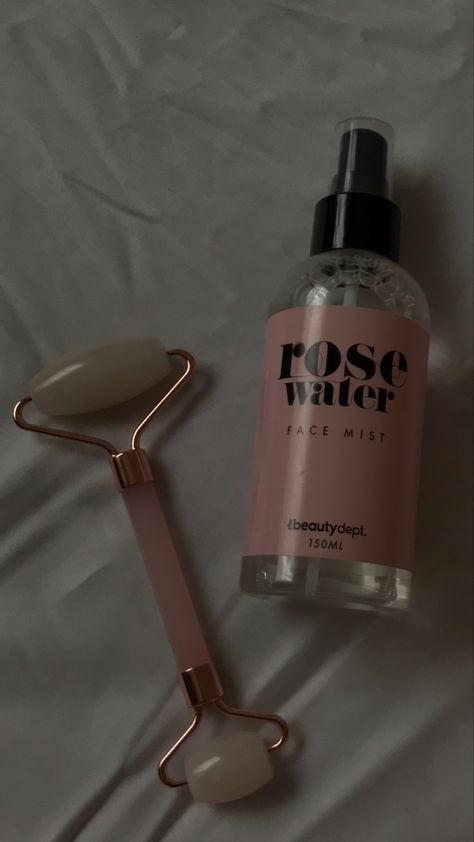 self care items Face Mist Aesthetic, Face Serum Aesthetic, Rose Water Aesthetic, Mist Aesthetic, Rose Water Face Mist, Serum Packaging, Self Care Items, Face Cleaner, Aesthetic Rose