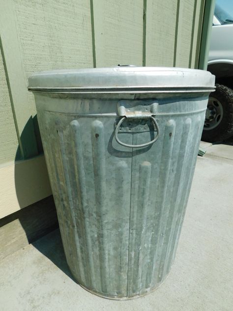 "c1969 Vtg Ribbed 24 Gallon Galvanized Steel Trash Garbage Can w Lid #30 Lawson? Ships fast and safe. Overall good, clean. Lid fits well and secure. Base: marked \"303\", Lid: \"30\" 26\" T x 21\" D x 17\" Base" Garbage Can Ideas, Can Ideas, Garbage Can Storage, Garbage Waste, Metal Trash Cans, Garbage Storage, Garbage Containers, Modern Sliding Doors, Trash Containers