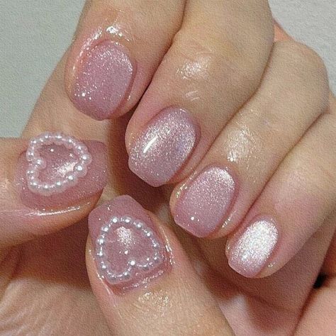 Pretty Nails Aesthetic Short, Short Asian Nails Ideas, Short Nail Korean Design, Cute Short Nude Nails With Design, Cute Nails Y2k Short, Short Princess Nails, Short Xiaohongshu Nails, Kawaii Gel Nails Short, Short Dainty Nails