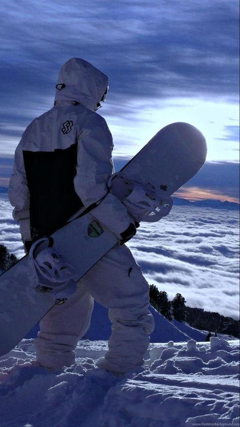 Extreme Snowboarding, Snowboarding Wallpaper, Snowboard Aesthetic, Snowboarding Pictures, Snowboarding Aesthetic, Snowboarding Photography, Ski Jumping, Bean Bag Toss, Bag Toss