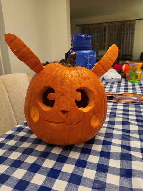 Pikachu Pumpkin, Spirit Halloween, Fancy Dress, Pumpkin Carving, Pikachu, Halloween Costumes, Carving, Halloween, Art