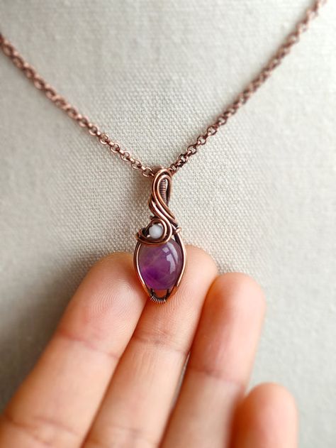 Necklace With Small Stone, Small Wire Wrapped Stone, Oval Wire Wrapped Pendant, Wire Wrap Small Stones, Small Wire Wrapped Pendant, Elegant Wire Wrapped Jewelry, Simple Wire Wrapped Pendant, Wirewrap Jewelry, Wire Wrapped Jewellery