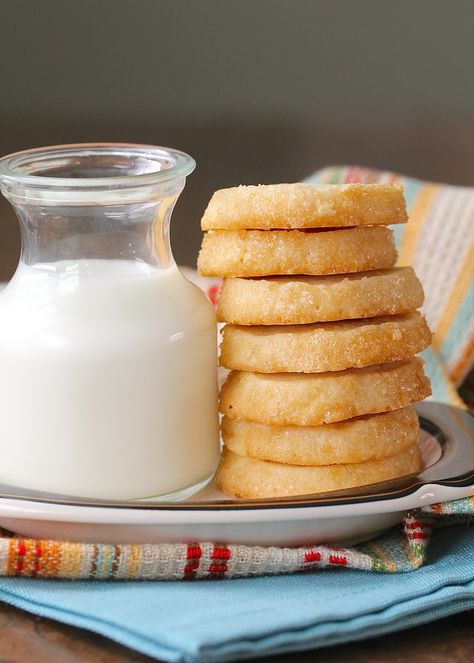 Demerara Shortbread Cookies Demerara Sugar, Sweet Pizza, Shortbread Recipe, No Flour Cookies, No Sugar Foods, Kitchen Stories, Brownie Cookies, Shortbread Cookies, Easy Cookies