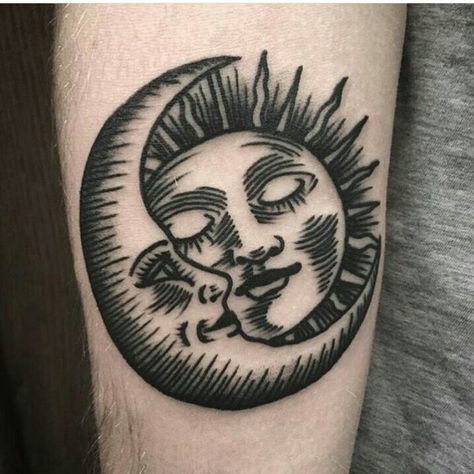 Sun and moon tattoo Traditional Moon, Tattoo Stockholm, Thigh Tat, Sun And Moon Tattoo, Amazing Tattoos, Spiritual Tattoos, Black Tattoo, Sun Tattoo, American Traditional Tattoo