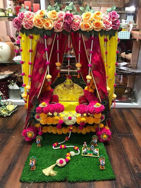 Janamastmi Jhula Decoration, Flower Hindola Decoration, Laddu Gopal Jhula Decoration At Home, Janmastami Decorations At Home Diy, Kanha Jhula Decoration, Hindola Decoration Ideas Swaminarayan, Janamastmi Decoration At Home Simple, Krishna Jhula Diy At Home, Krishna Jula Decoration Ideas