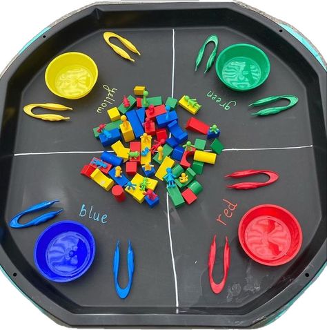 Sand Tray Ideas Eyfs, School Readiness Activities, Tuff Tray Ideas Toddlers, Sorting Colors, Sand Tray, Happy Birthday Cake Pictures, Easy Toddler Activities, Eyfs Activities, Nursery Activities