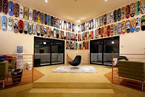 fantasy factory Sm Building, Skate Decor, Skateboard Display, Display Collections, Skateboard Room, Rob Dyrdek, Shabby Chic Dining Room, Fantasy Factory, Vinyl Display